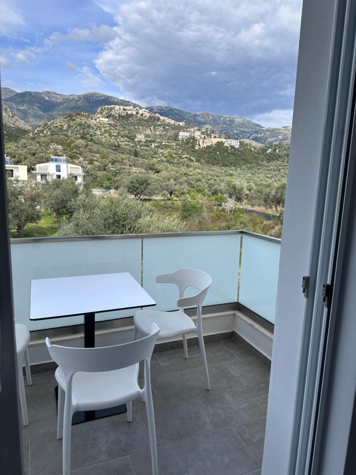 Vila Melina Himare Exterior photo