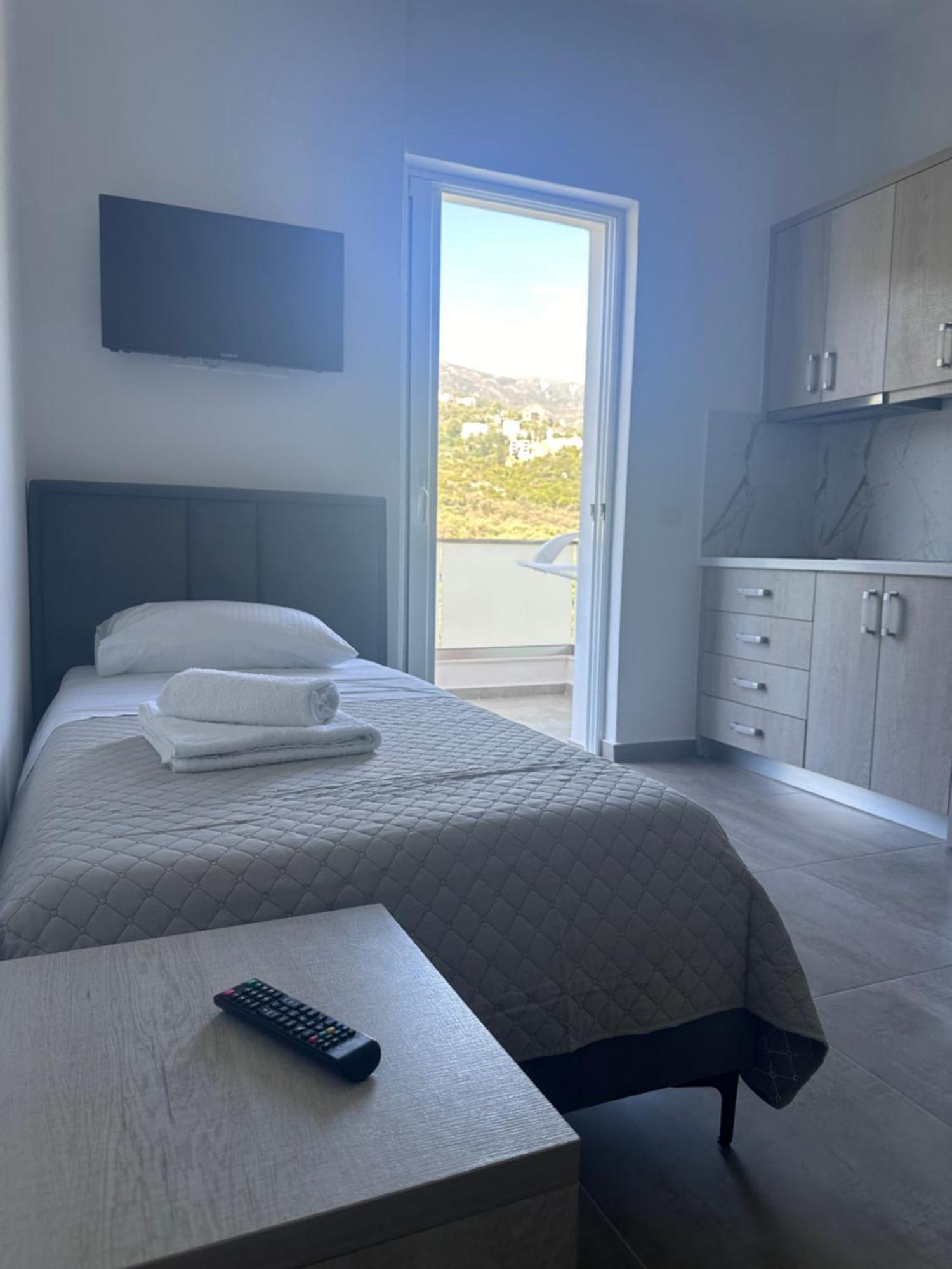 Vila Melina Himare Exterior photo